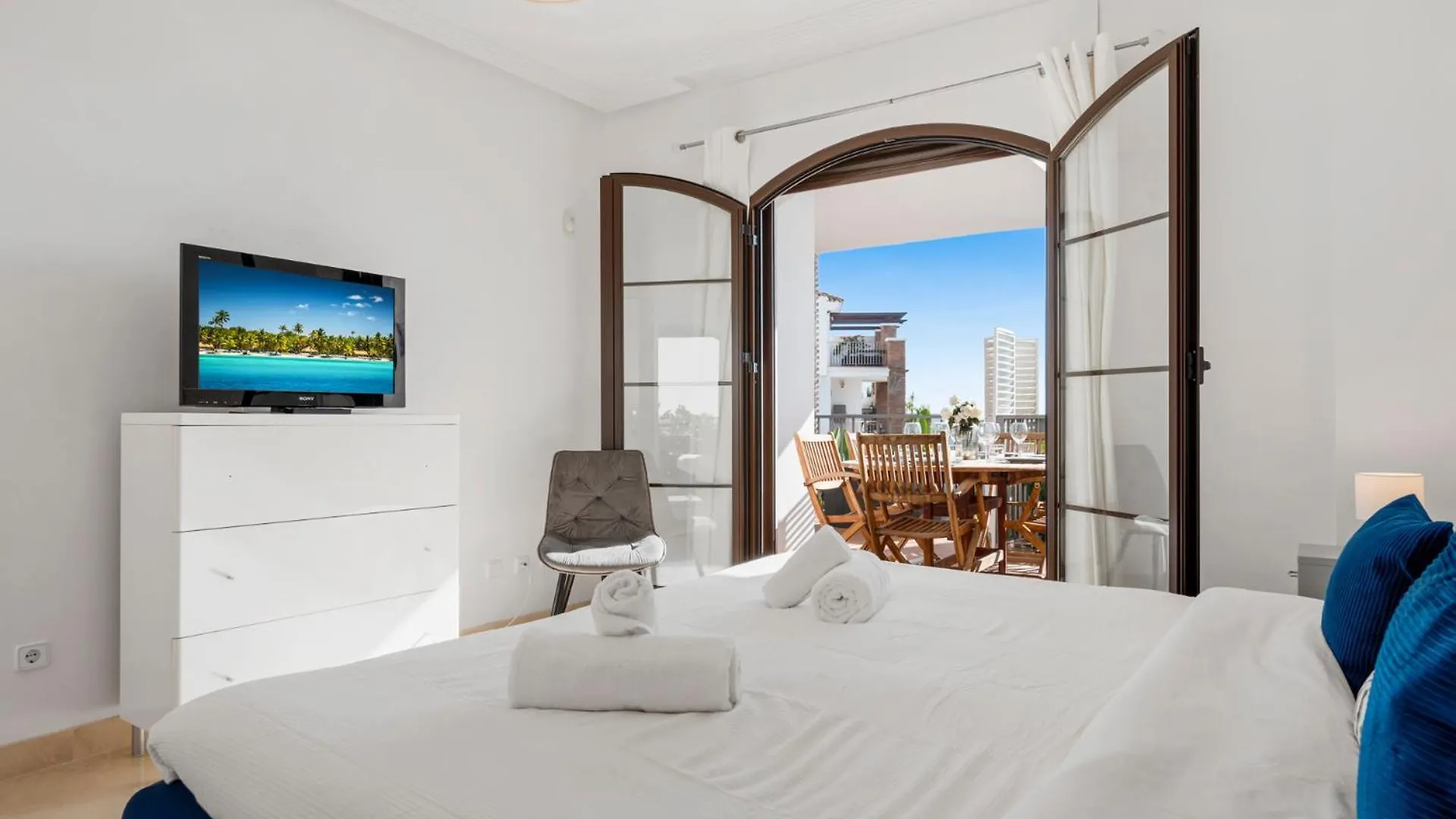 Apartment Los Arqueros Sunny Balcony With Pool By Costarentals - Ref M52 Benahavis