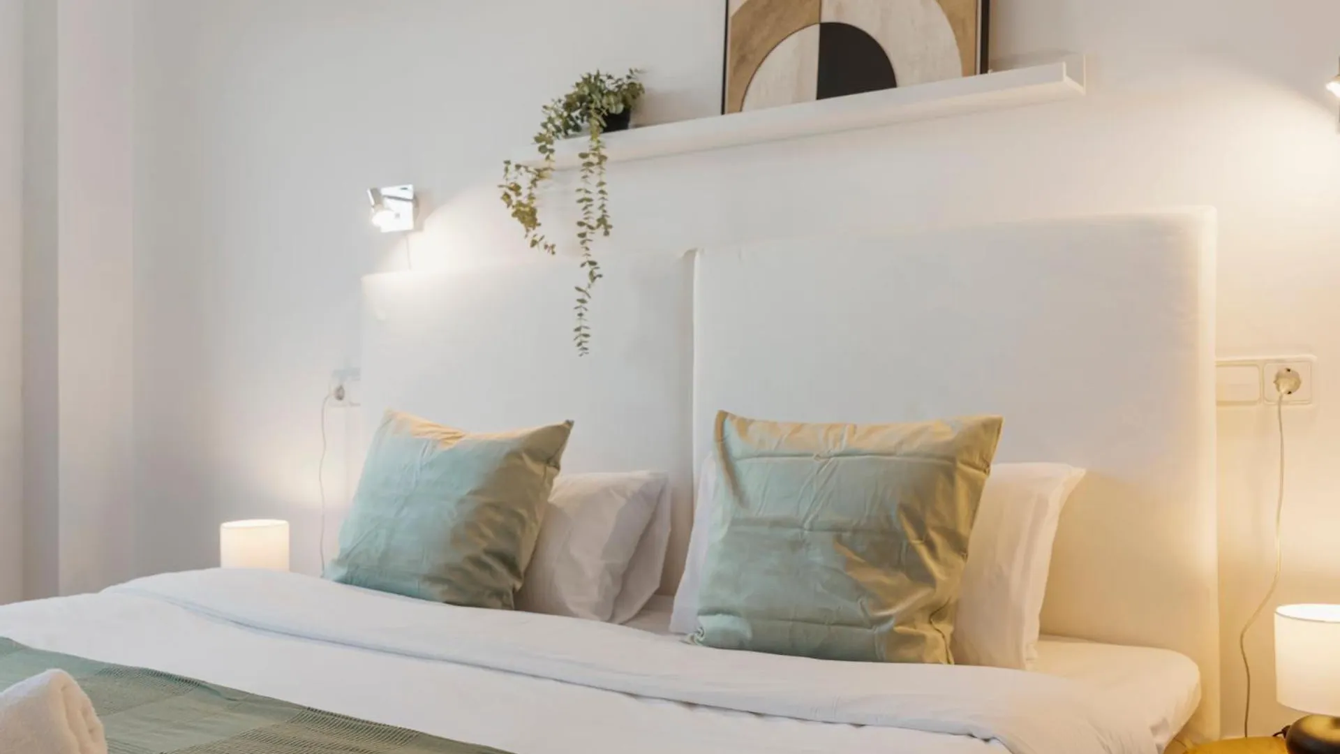 Los Arqueros Sunny Balcony With Pool By Costarentals - Ref M52 Benahavis