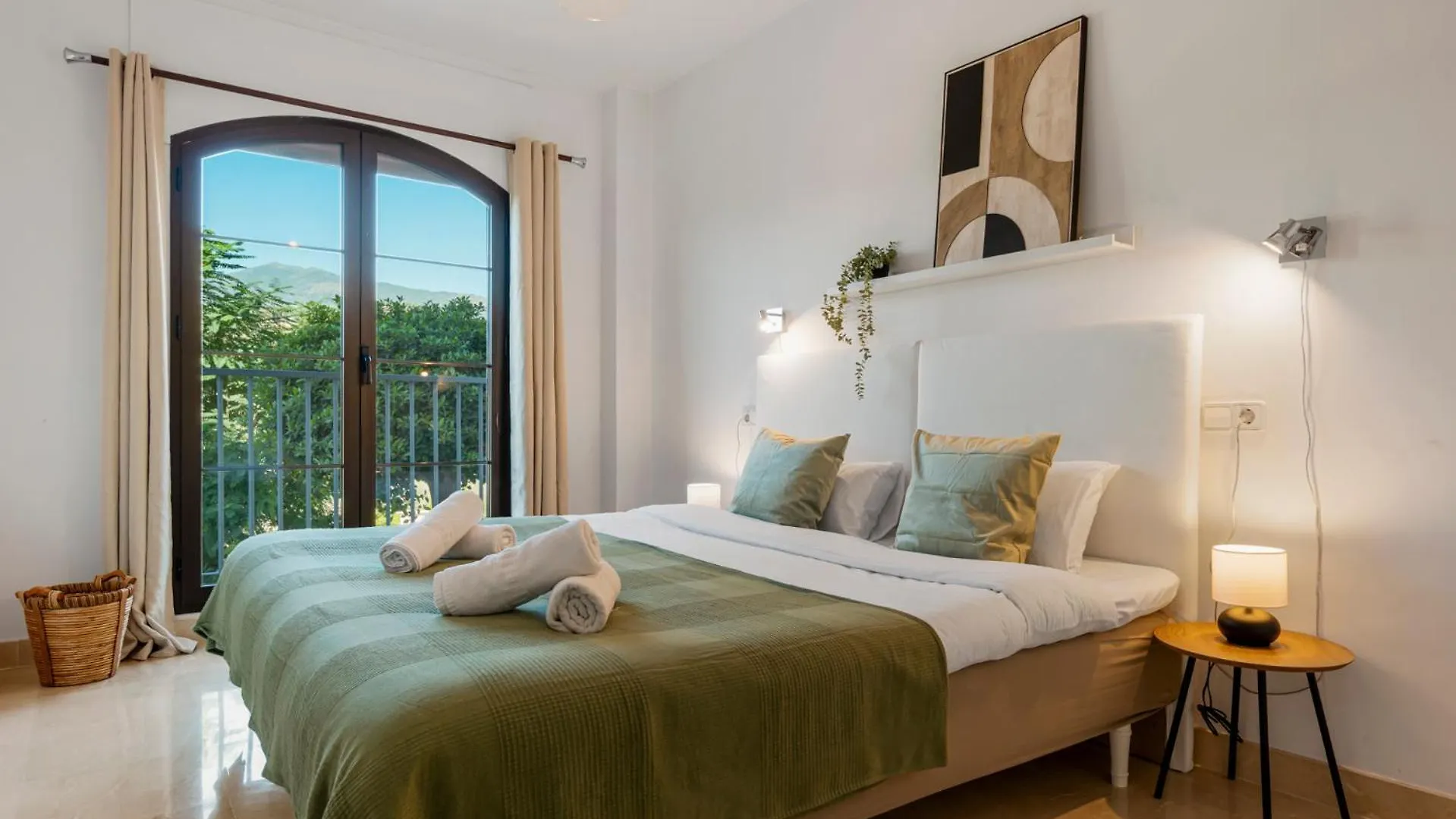 Los Arqueros Sunny Balcony With Pool By Costarentals - Ref M52 Benahavis Spain